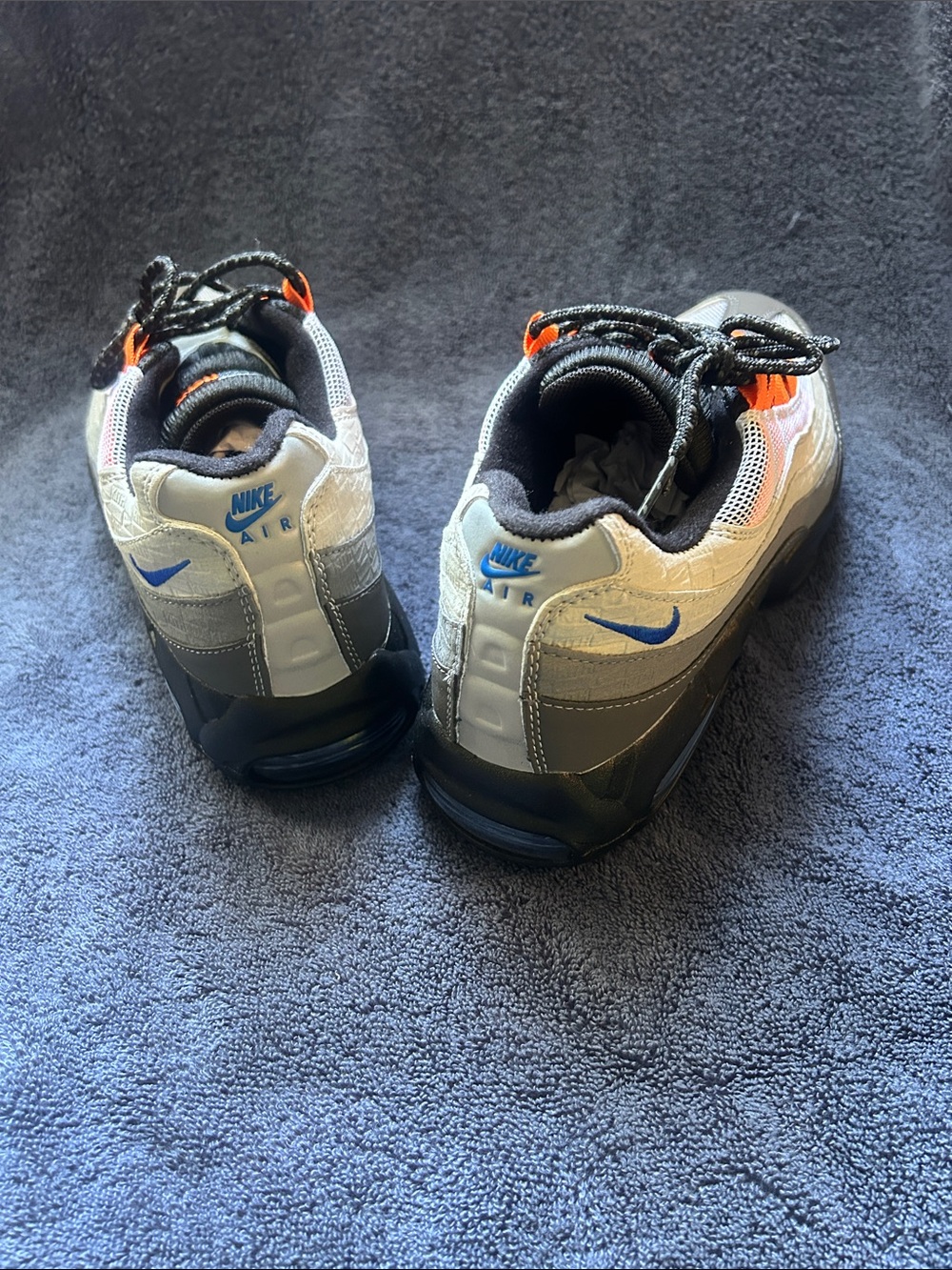 Nike Air Max 95 TT Womens Sneakers in Gray with Orange Accents - Picture 4 of 6